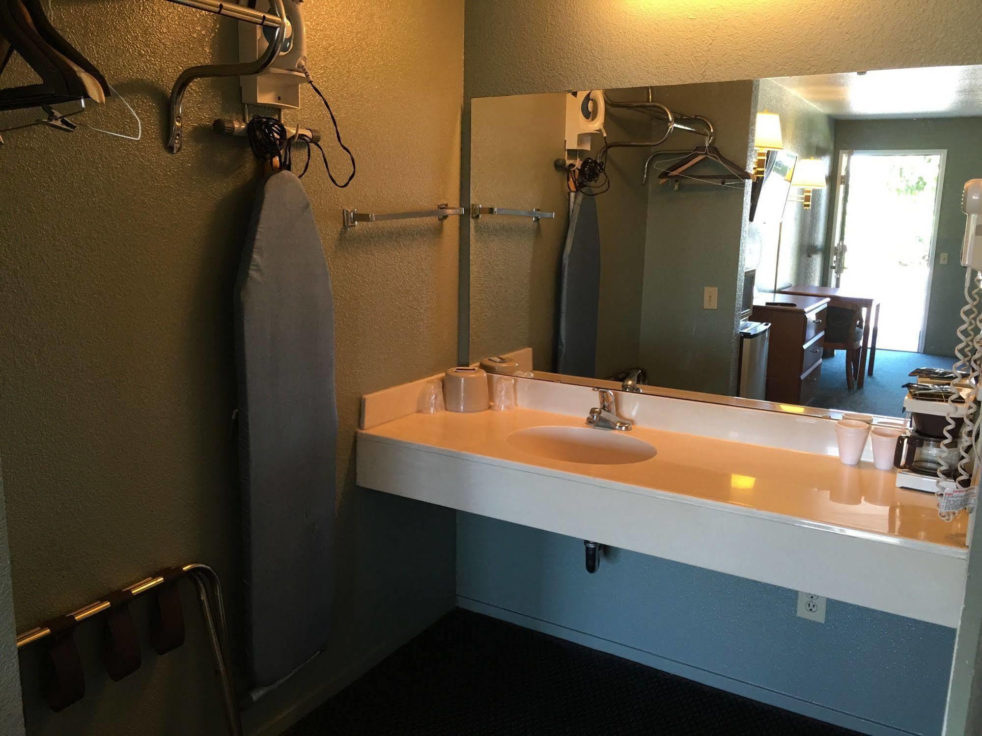 Applegate Inn Atwater Kültér fotó